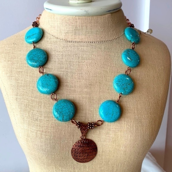 Turquoise disc copper bead southwestern boho hammered  pendant quality necklace - Picture 1 of 8